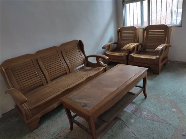 学校隔壁独院出租，花厂路三初中隔壁独院出租2间2层，设施齐全拎包入住