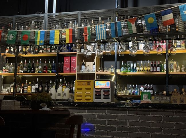 “迷失清吧”忍痛转让，正常营业状态！接手即可盈利。给成本价就转